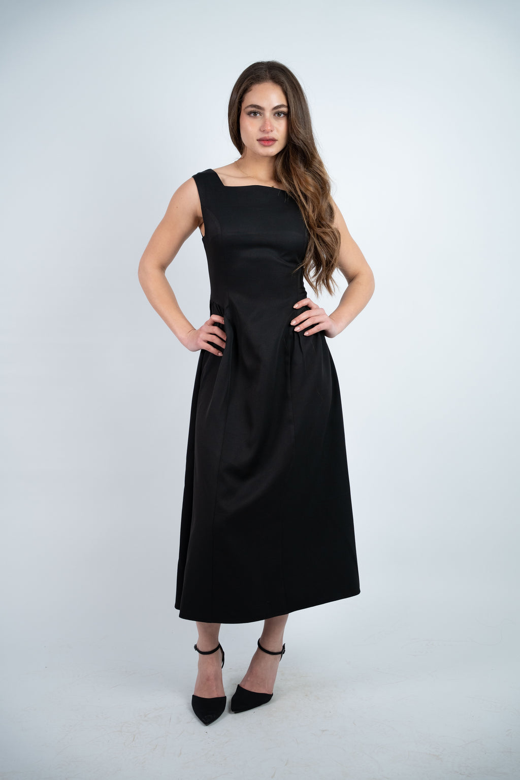 SLEEVELESS MIDI DRESS