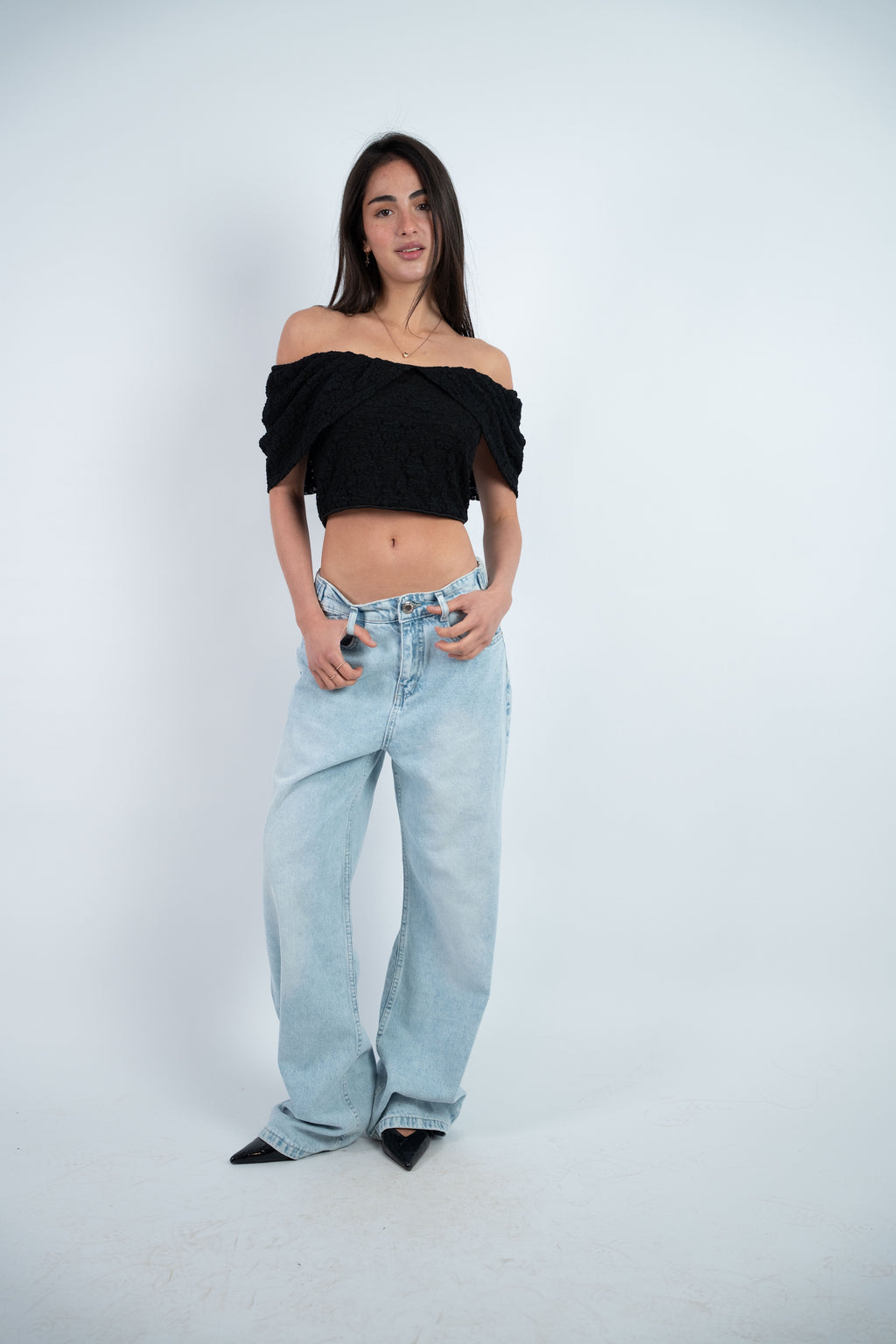 OFF SHOULDER CROPPED TOP