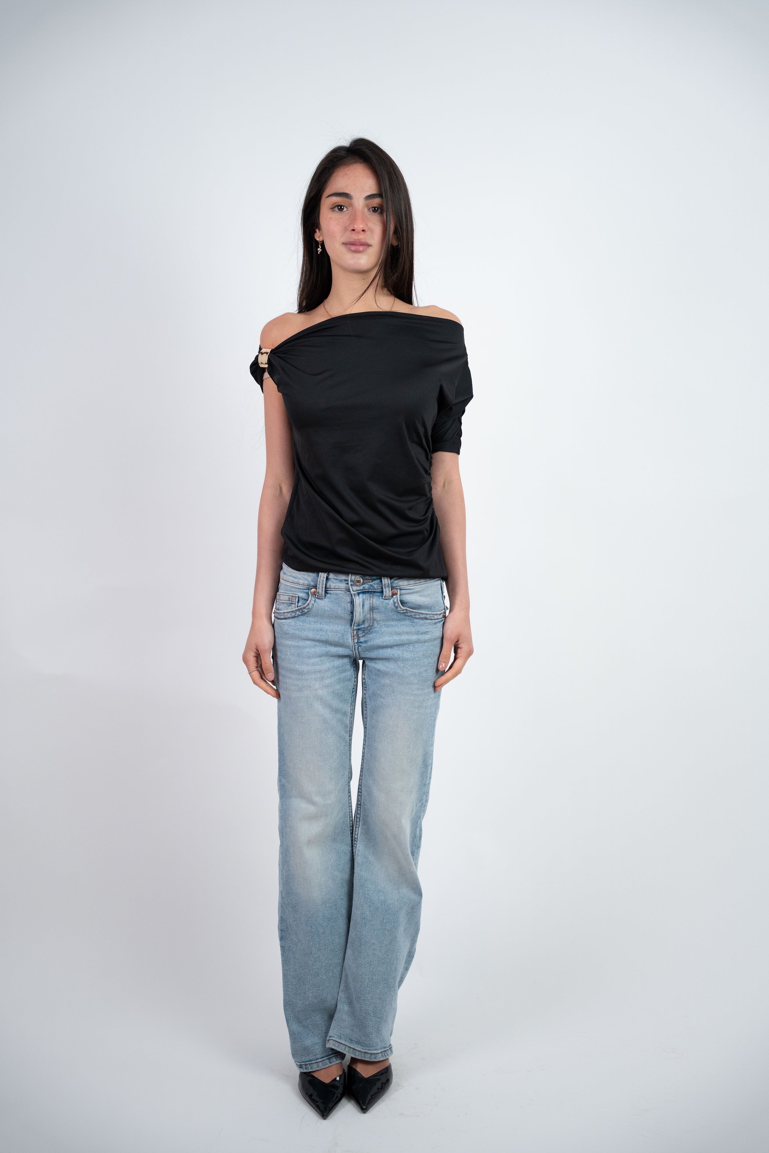 ASYMMETRIC ONE SHOULDER TOP