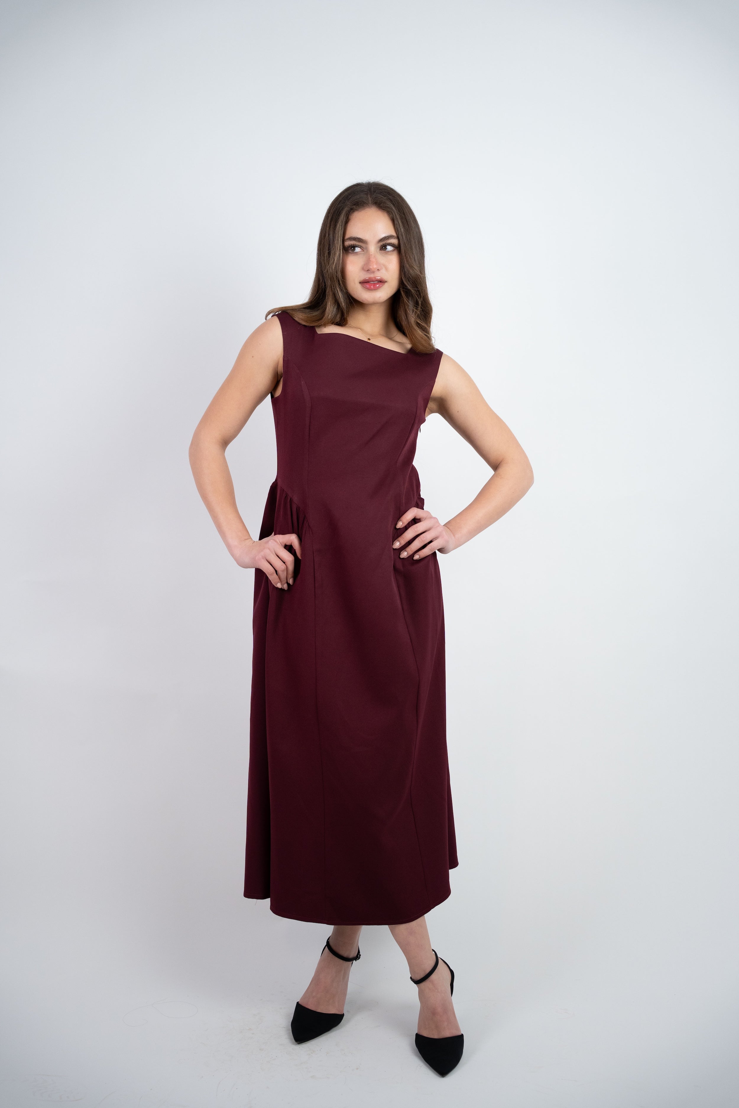 SLEEVELESS MIDI DRESS