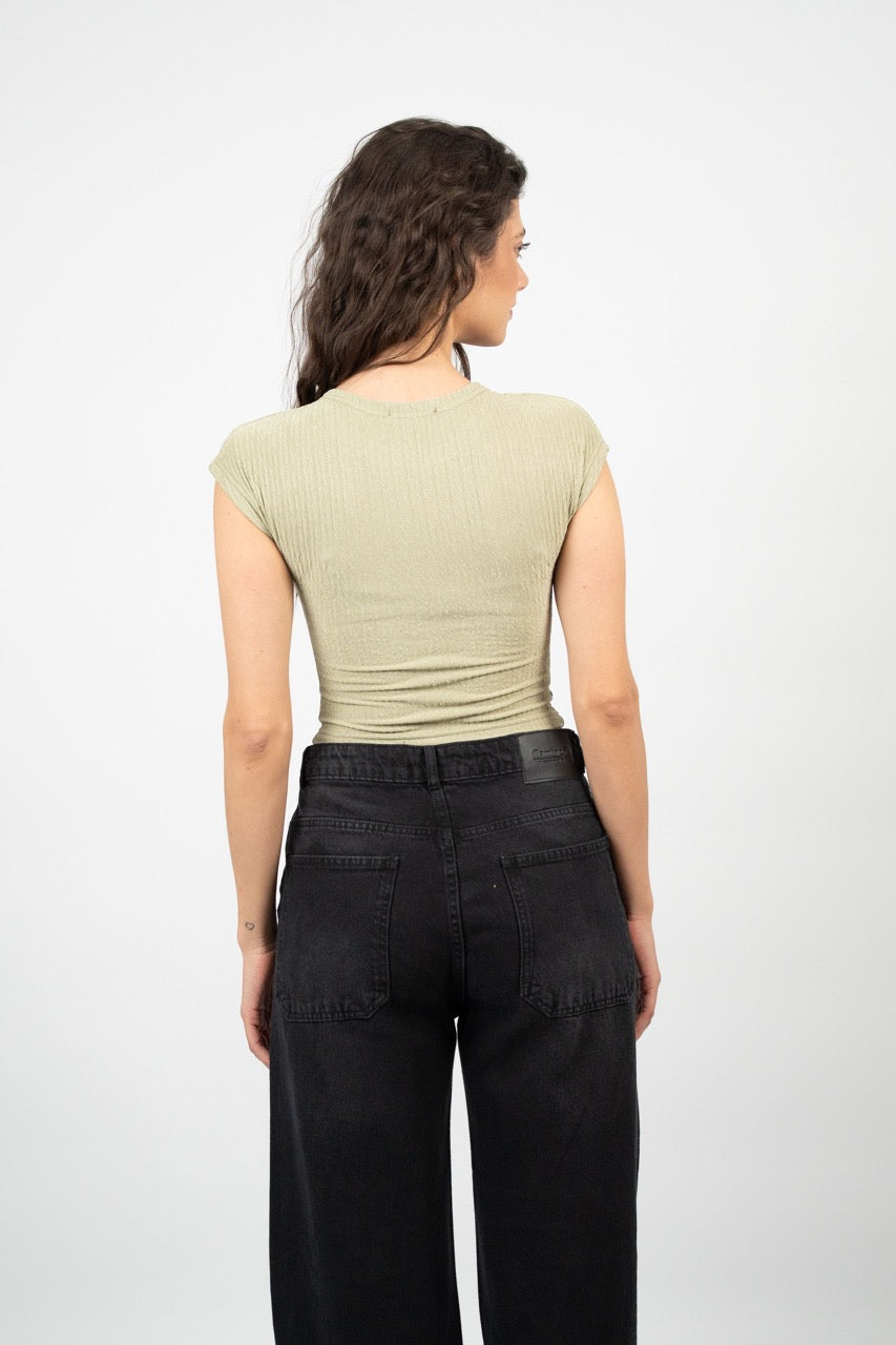 CRINKLE FITTED CROP TOP