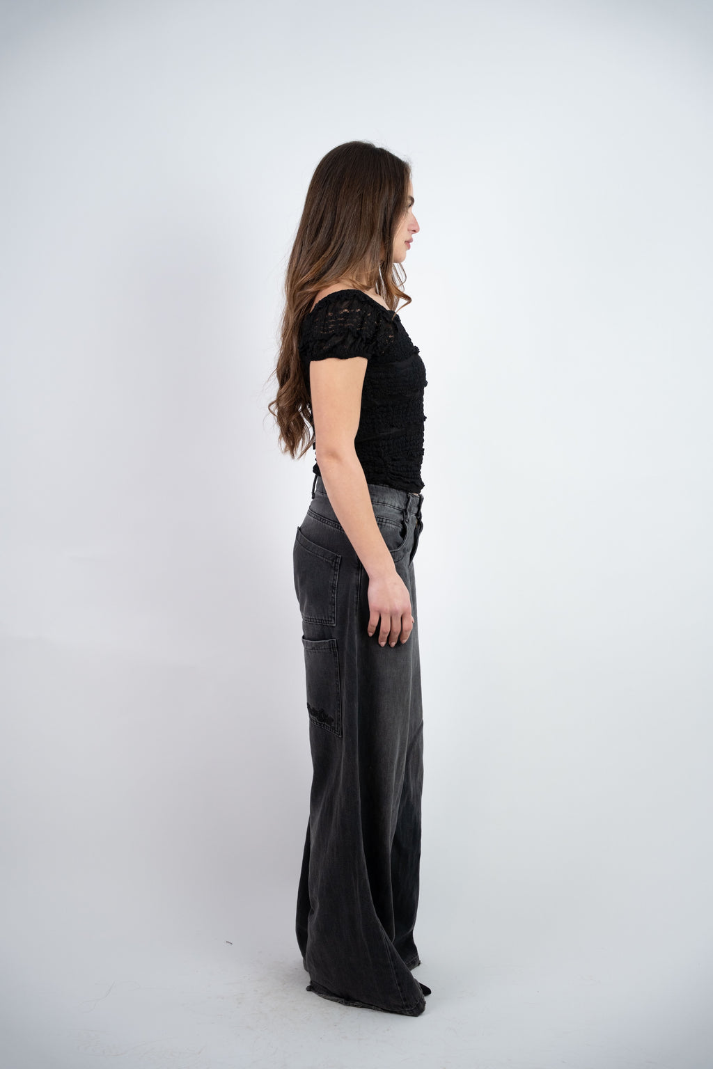LACE FITTED TOP