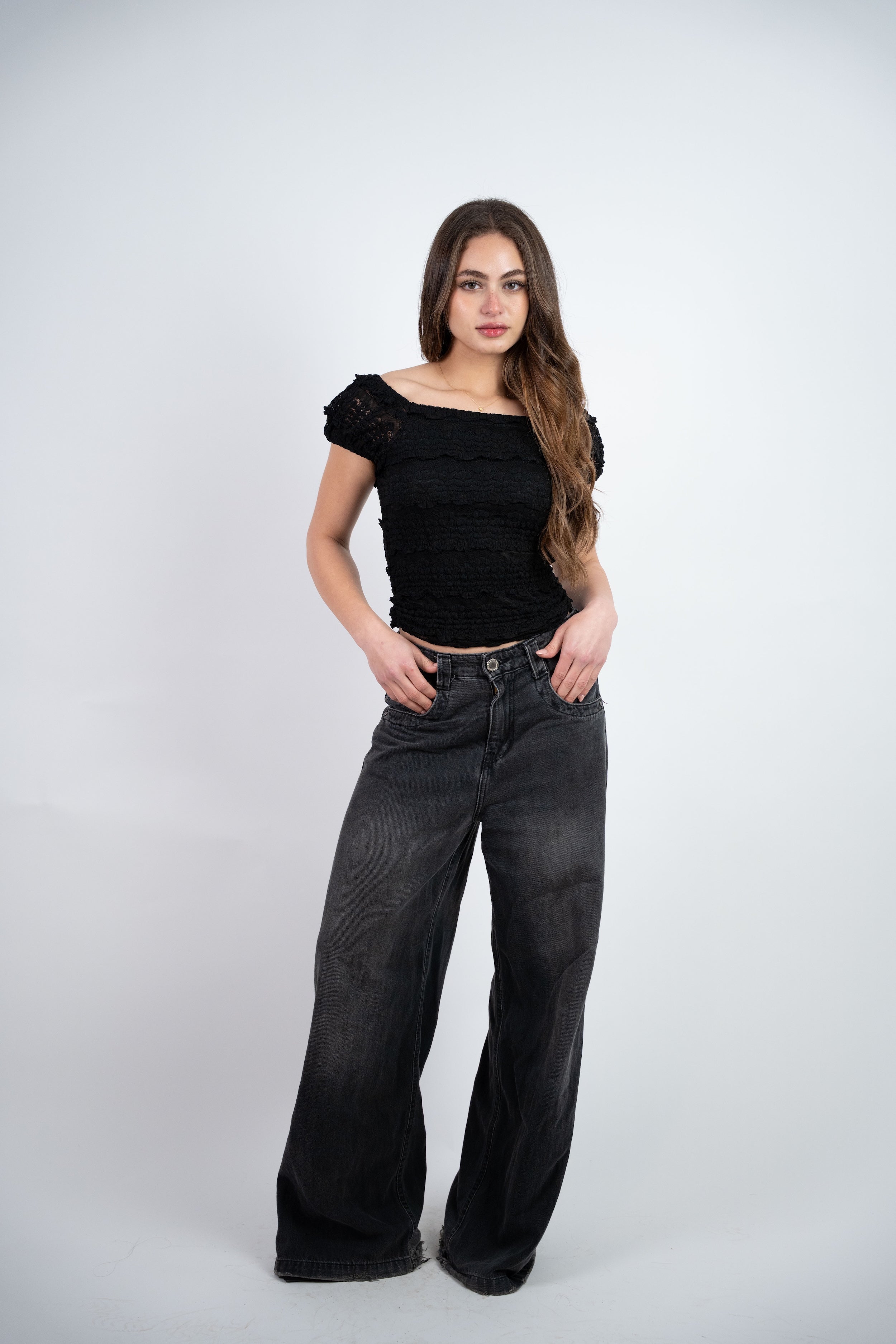 LACE FITTED TOP