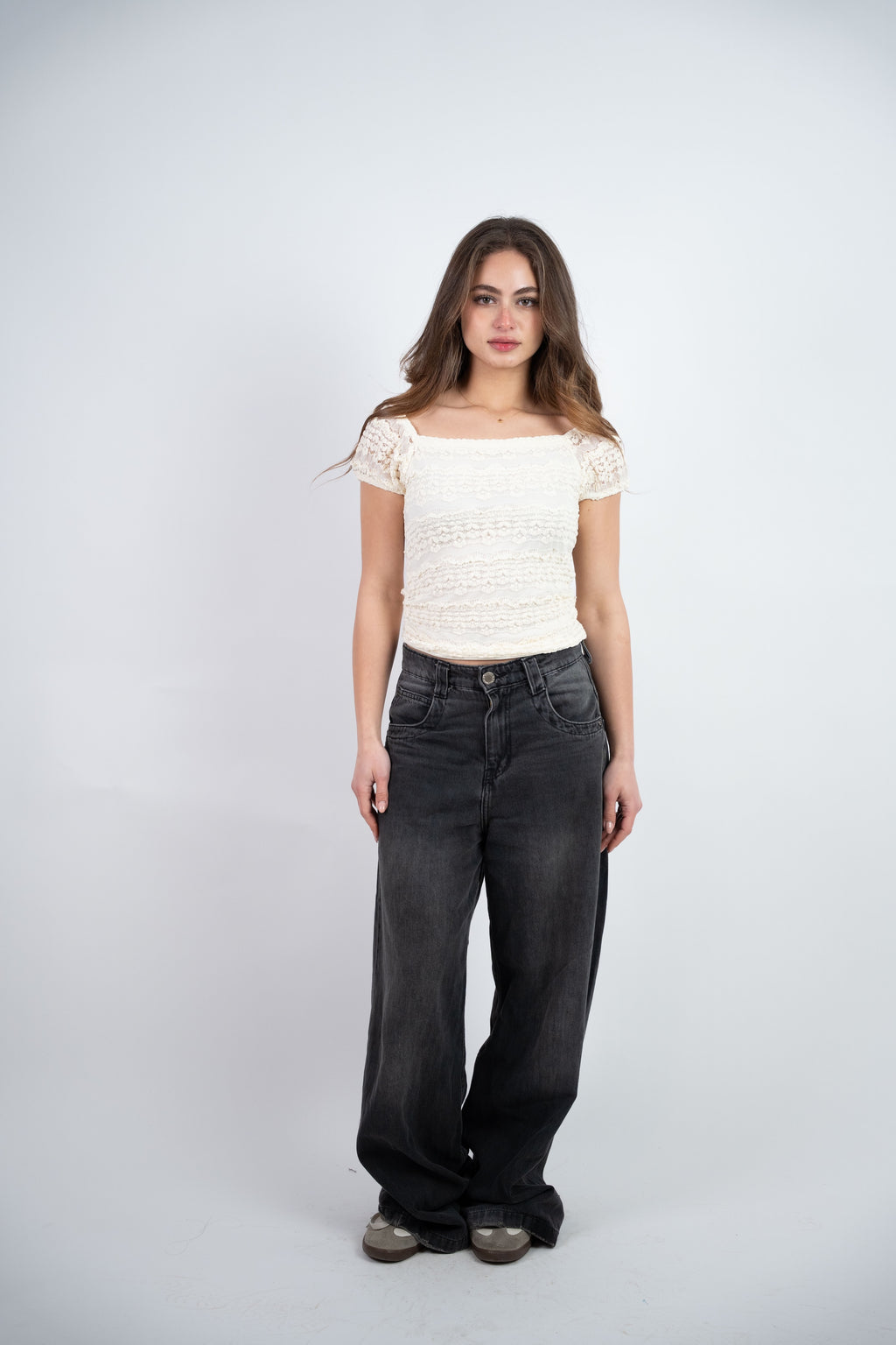 LACE FITTED TOP