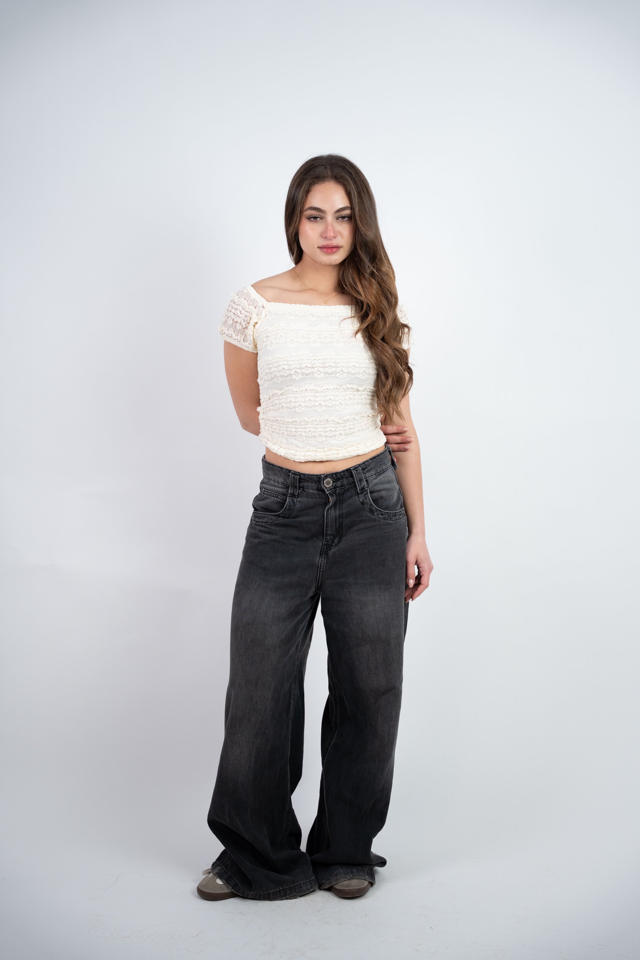 LACE FITTED TOP