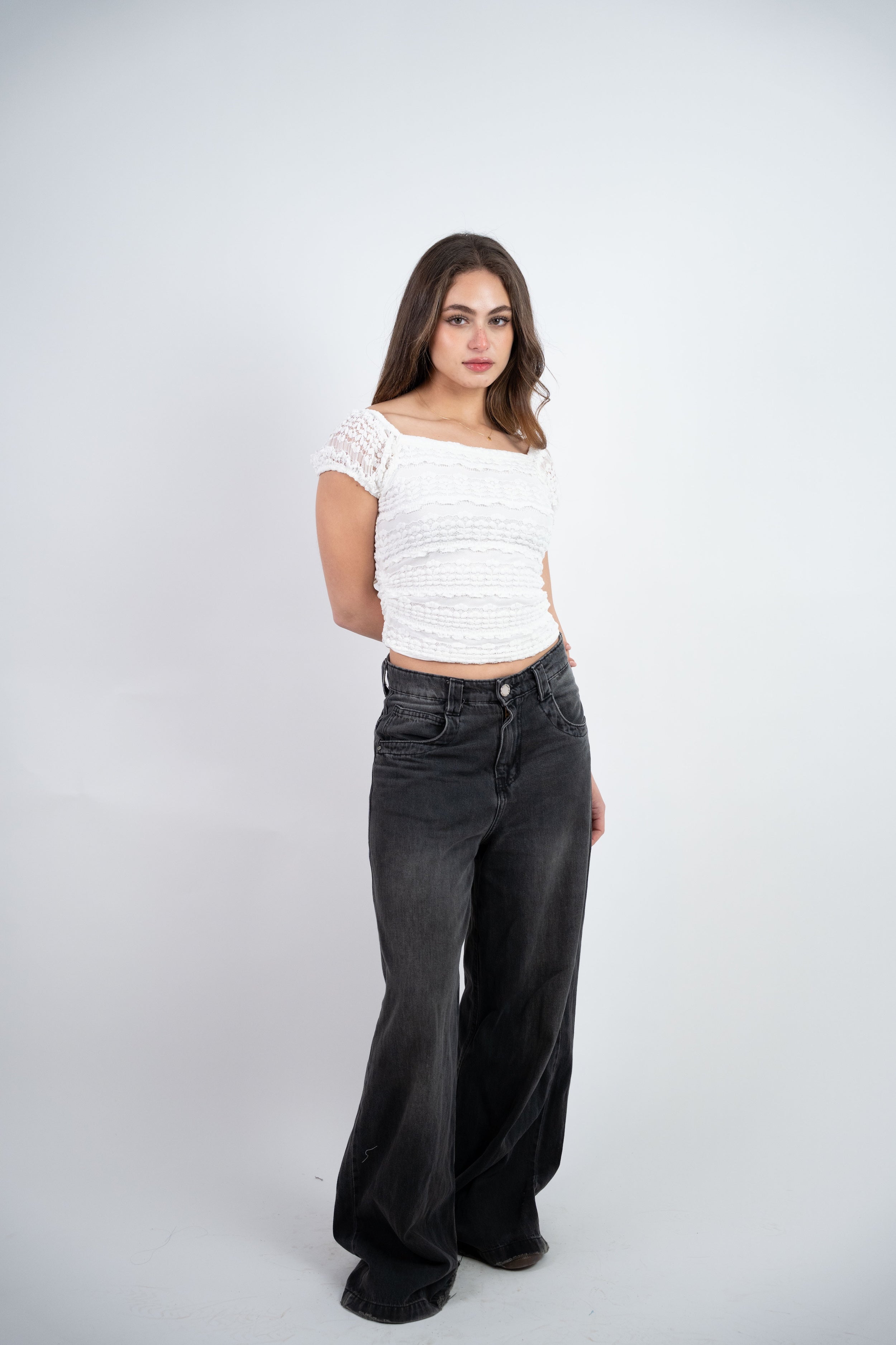 LACE FITTED TOP